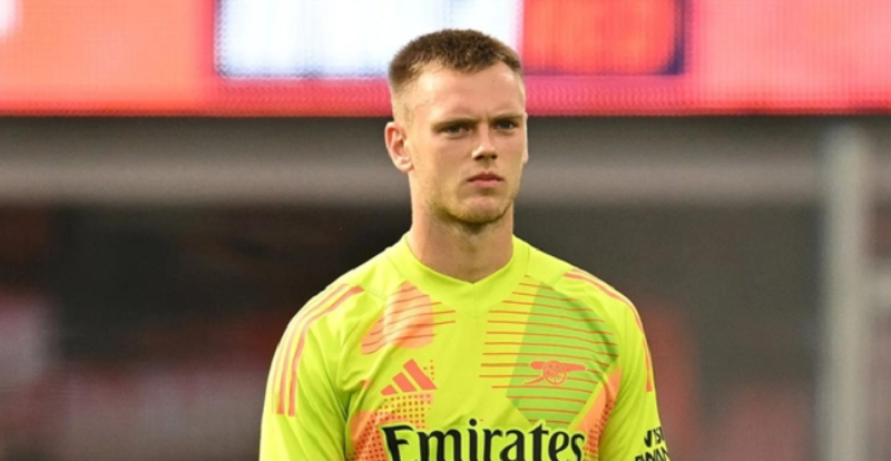 karl-hein-roi-arsenal-sang-bremen-tich-luy-kinh-nghiem